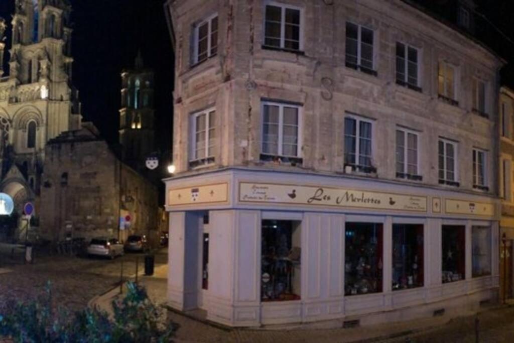 Suite De Charme Au Pied De La Cathedrale Laon Exterior foto